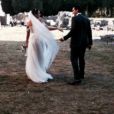 Faustine Bollaert publie une photo de sson mariage avec Maxime Chattam célébré le 1er septembre 2012, à l'occasion de leurs noces de bois.
