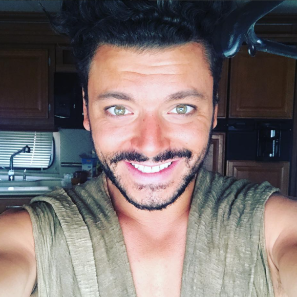 Kev Adams sur le tournage d'"Alad 2". Août 2017.