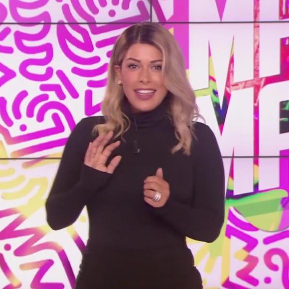 Ayem Nour blonde sur le plateau du "Mad Mag" sur NRJ12. Le 4 septembre 2017.