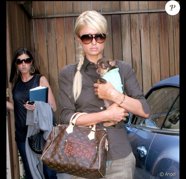 https://static1.purepeople.com/articles/5/25/00/5/@/171898-paris-hilton-624x600-2.jpg