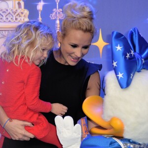 Elodie Gossuin et sa fille Joséphine - 25 ème anniversaire de Disneyland Paris à Marne-La-Vallée le 25 mars 2017 © Veeren Ramsamy / Bestimage