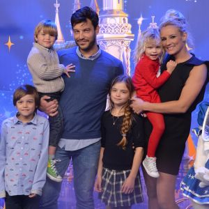 Elodie Gossuin, Bertrand Lacherie et leurs 4 enfants Rose Lacherie, Jules Lacherie, Joséphine Lacherie, Léonard Lacherie - 25 ème anniversaire de Disneyland Paris à Marne-La-Vallée le 25 mars 2017 © Veeren Ramsamy / Bestimage