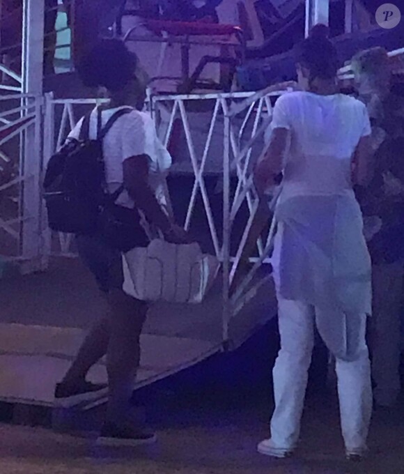 Katie Holmes a passé la soirée avec sa fille Suri à la fête foraine de Chili Cook-Off à Malibu, le 4 septembre 2017
