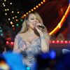 Mariah Carey chante pour l'inauguration des traditionnelles vitrines de Noël des magasins Hudson's Bay à Toronto, Ontario, Canada le 3 novembre 2016.