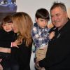 Jean-Marie Bigard avec sa femme Lola Marois et leurs enfants Jules et Bella à l'avant-première du film "Sahara" à l'UGC Ciné Cité Bercy à Paris, le 29 janvier 2017.