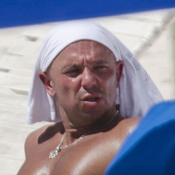 Exclusif - Kenny Chesney sur la plage à La Barbade, le 15 novembre 2012.