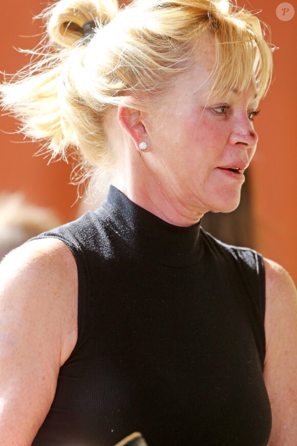 Exclusif - Melanie Griffith sans maquillage à la sortie d'un supermarché à West Hollywood, le 8 septembre 2017.