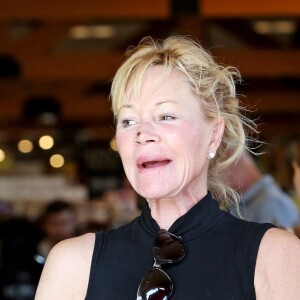 Exclusif - Melanie Griffith sans maquillage à la sortie d'un supermarché à West Hollywood, le 8 septembre 2017.