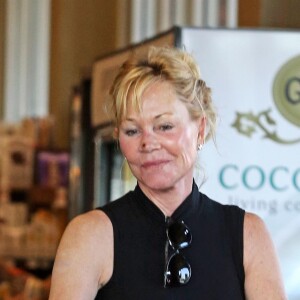 Exclusif - Melanie Griffith sans maquillage à la sortie d'un supermarché à West Hollywood, le 8 septembre 2017.