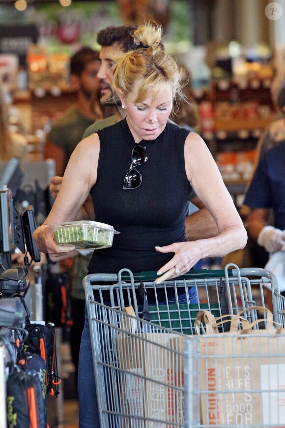 Exclusif - Melanie Griffith sans maquillage à la sortie d'un supermarché à West Hollywood, le 8 septembre 2017.