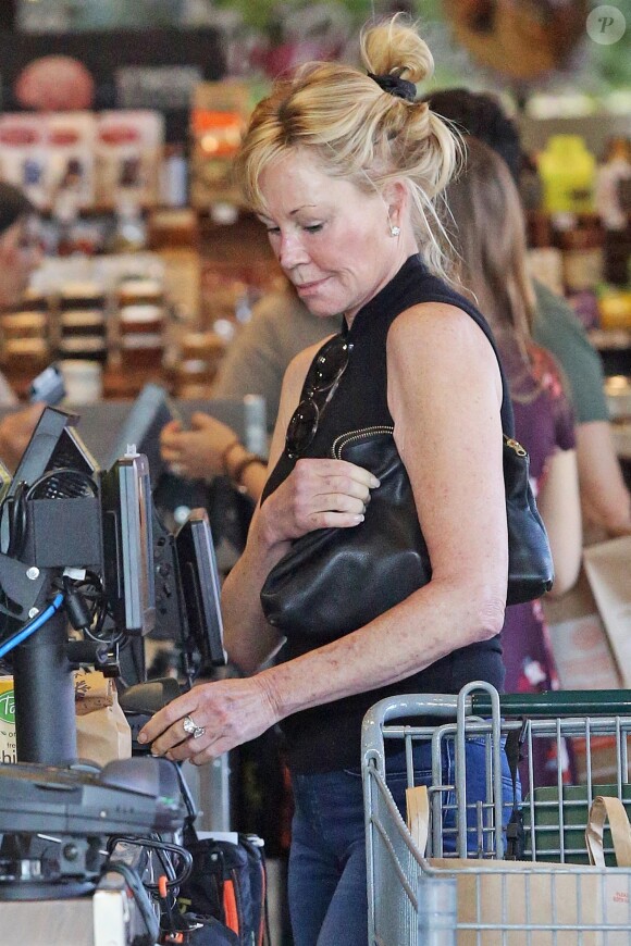 Exclusif - Melanie Griffith sans maquillage à la sortie d'un supermarché à West Hollywood, le 8 septembre 2017.