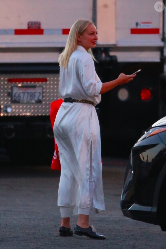 Exclusif - No Web - Kate Hudson, Sia et Maddie Ziegler fêtent la fin du tournage du film "Sister" à Los Angeles le 10 septembre 2017.  Kate Hudson, Sia, and Maddie Ziegler celebrate their movie wrapping in Highland Park at a banquet hall. They had Korean BBQ food truck and an ice cream truck. Sia looked as if she was going to give out gifts. The stars have been hard at work on Sia's movie, "Sister." in Los Angeles on september 10, 2017.10/09/2017 - Los Angeles