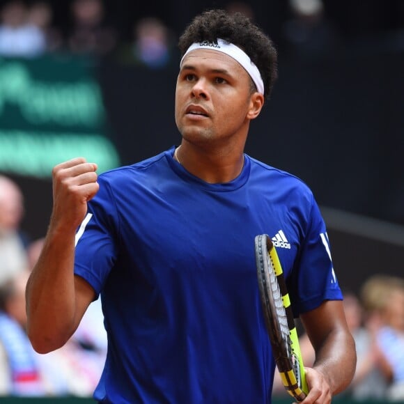 Jo-Wilfried Tsonga lors du match contre Dusan Lajovic en demi-finale de Coupe Davis (France-Serbie) le 17 septembre 2017 au stade Pierre Mauroy de Lille.