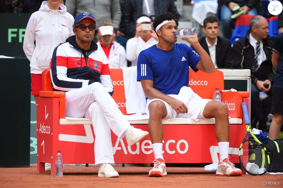 Yannick Noah et Jo-Wilfried Tsonga lors du match contre ...