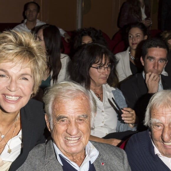 Semi-Exclusif - Véronique Jannot, Jean-Paul Belmondo et Charles Gérard à la 3ème Edition des "Trophées du Bien-Etre" au théâtre des Mathurins à Paris, le 18 septembre 2017. Les "Trophées du Bien-Etre" sont une occasion unique de récompenser chaque année une innovation médicale, un geste, une action, une pièce de théâtre, un film, un concert, une musique, un produit du quotidien, une amélioration urbaine qui auront contribué à créer le bien-être pour le plus grand nombre. © Pierre Perusseau/Bestimage