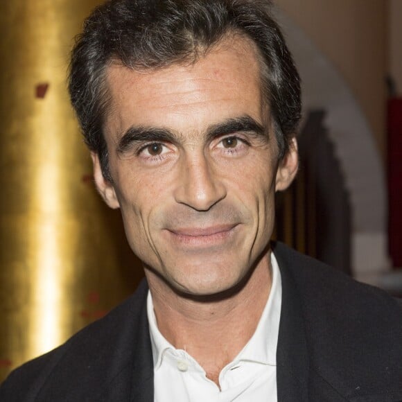 Semi-Exclusif - Raphaël Enthoven à la 3ème Edition des "Trophées du Bien-Etre" au théâtre des Mathurins à Paris, le 18 septembre 2017. Les "Trophées du Bien-Etre" sont une occasion unique de récompenser chaque année une innovation médicale, un geste, une action, une pièce de théâtre, un film, un concert, une musique, un produit du quotidien, une amélioration urbaine qui auront contribué à créer le bien-être pour le plus grand nombre. © Pierre Perusseau/Bestimage