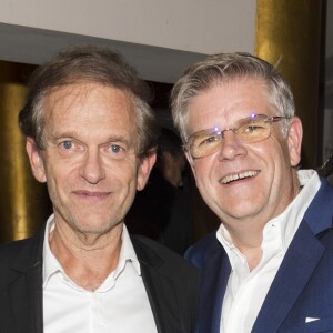 Semi-Exclusif - Frédéric Saldmann et Sylvain Bonnet à la 3ème Edition des "Trophées du Bien-Etre" au théâtre des Mathurins à Paris, le 18 septembre 2017. Les "Trophées du Bien-Etre" sont une occasion unique de récompenser chaque année une innovation médicale, un geste, une action, une pièce de théâtre, un film, un concert, une musique, un produit du quotidien, une amélioration urbaine qui auront contribué à créer le bien-être pour le plus grand nombre. © Pierre Perusseau/Bestimage