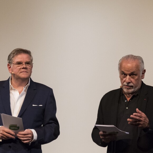 Semi-Exclusif - Sylvain Bonnet et Francis Perrin à la 3ème Edition des "Trophées du Bien-Etre" au théâtre des Mathurins à Paris, le 18 septembre 2017. Les "Trophées du Bien-Etre" sont une occasion unique de récompenser chaque année une innovation médicale, un geste, une action, une pièce de théâtre, un film, un concert, une musique, un produit du quotidien, une amélioration urbaine qui auront contribué à créer le bien-être pour le plus grand nombre. © Pierre Perusseau/Bestimage