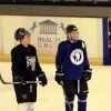 Exclusif - René-Charles Angelil et ses amis Sam et Johnny vont faire une partie de hockey sur glace à la patinoire de Courbevoie le 7 juillet 2017.