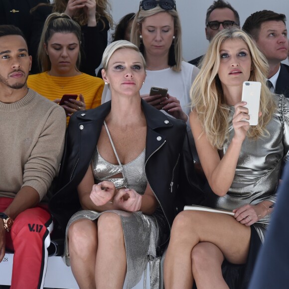 La princesse Charlene de Monaco au défilé de mode printemps-été 2018 "Versace" lors de la fashion week de Milan le 22 septembre 2017