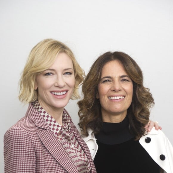 Cate Blanchett et Roberta Armani lors du défilé de mode printemps-été 2018 "Giorgio Armani" à la Fashion Week de Milan le 22 septembre 2017