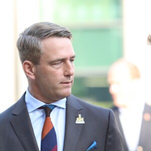 Le prince Harry rencontre le président des jeux Invictus Michael Burns à Toronto le 25 septembre 2017.