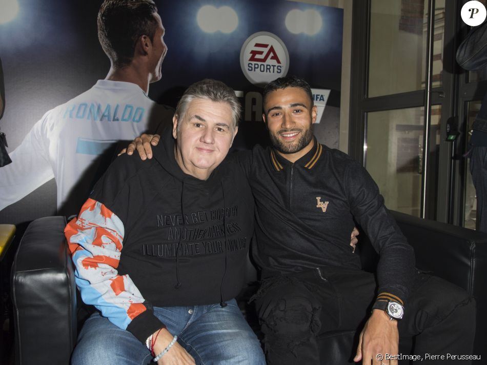 Pierre Menes Et Nabil Fekir Lancement Du Jeu Video De Football Fifa 18 Fifa 2018 A L Etablissement Public De Cooperation Culturelle Parisien Centquatre A Pa Purepeople