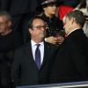 François Hollande et Nicolas Sarkozy assistent au match de le Ligue des Champions PSG/Bayern Munich (3-0) au Parc des Princes à Paris, le 27 septembre 2017. © Cyril Moreau/Bestimage