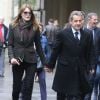Nicolas Sarkozy et sa femme Carla Bruni-Sarkozy votent pour le second tour des élections présidentielles au lycée La Fontaine à Paris le 7 mai 2017.