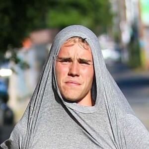 Exclusif - Justin Bieber fait du skate torse nu à West Hollywood le 16 septembre 2017.