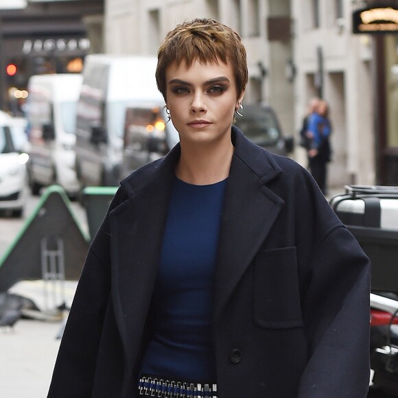 Cara Delevingne arrive à la librairie Waterstones à Londres le 4 octobre 2017. © CPA / Bestimage