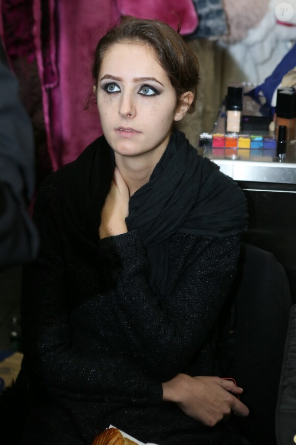 Exclusif - Clémence Rochefort (fille de Jean Rochefort) - Backstage du défilé au profit de l'association Meghanora au Salon des Miroirs à Paris, le 20 février 2016.