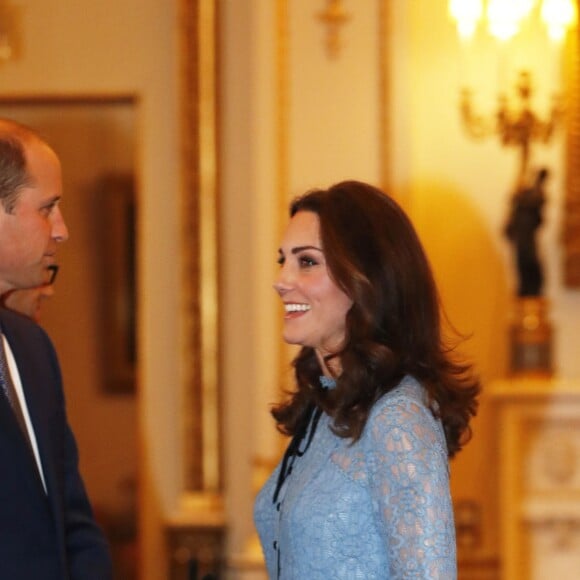 Le prince William, duc de Cambridge, Catherine Kate Middleton (enceinte) , duchesse de Cambridge à la réception "World mental health day" au palais de Buckingham à Londres le 10 octobre 2017.