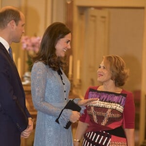 Le prince William, duc de Cambridge, Catherine Kate Middleton (enceinte) , duchesse de Cambridge à la réception "World mental health day" au palais de Buckingham à Londres le 10 octobre 2017.