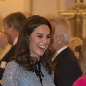 Catherine Kate Middleton (enceinte) , duchesse de Cambridge et le prince Harry à la réception "World mental health day" au palais de Buckingham à Londres le 10 octobre 2017.