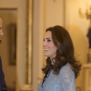 Le prince William, duc de Cambridge, Catherine Kate Middleton (enceinte) , duchesse de Cambridge à la réception "World mental health day" au palais de Buckingham à Londres le 10 octobre 2017.