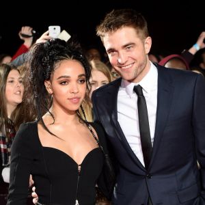 Robert Pattinson et sa compagne FKA Twigs à la première de "The Lost City of Z" à Londres, le 16 février 2017.