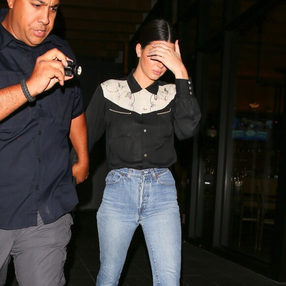 Exclusif - Kendall Jenner et son petit ami Blake Griffin sont dîné au restaurant Ocean Prime à Beverly Hills, le 11 octobre 2017.