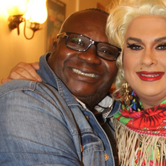 Exclusif - Magloire et Thierry Wilson alias Zize - Célébrités au one man show "Zize dans la famille Mamma Mia" au théâtre Comédie-Caumartin à Paris, France, le 4 octobre 2017. © Philippe Baldini/Bestimage04/10/2017 - Paris