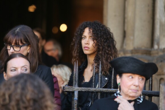 Noémie Lenoir assiste aux obsèques de Hervé Léger (né Hervé Peugnet) en l'église de Saint-Germain-des-Prés. Paris, le 13 octobre 2017.