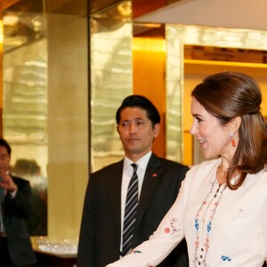 La princesse Mary de Danemark à un séminaire d'affaires à Tokyo au Japon le 11 octobre 2017.