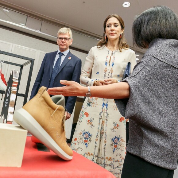 La princesse Mary de Danemark à un séminaire d'affaires à Tokyo au Japon le 11 octobre 2017.