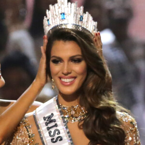 La Française Iris Mittenaere couronnée Miss Univers le 30 janvier lors d'un concours télévisé organisé à Manille, aux Philippines le 30 janvier 2017. © Linus Guardian Escandor Ii via ZUMA Wire / Bestimage