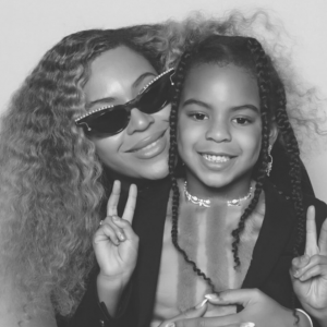 Beyoncé et sa fille Blue Ivy au mariage de son ami Todd Tourso en août 2017. La chanteuse a publié les clichés le 14 octobre sur sur son site internet.