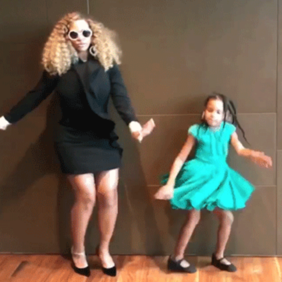 Beyoncé et sa fille Blue Ivy au mariage de son ami Todd Tourso en août 2017. La chanteuse a publié les clichés le 14 octobre sur sur son site internet.