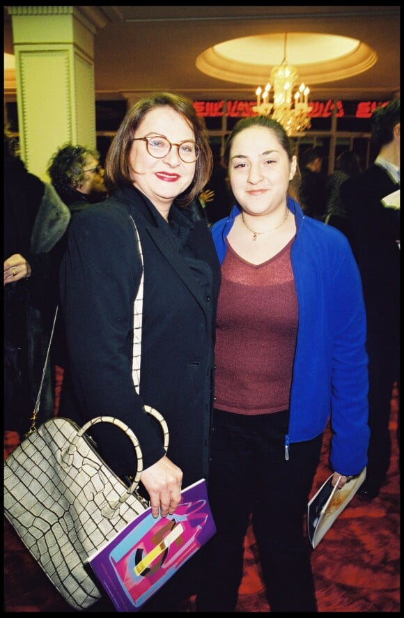 Josiane Balasko et sa fille Marilou Berry à la générale de la pièce de théâtre La Dame aux camélias en 2000