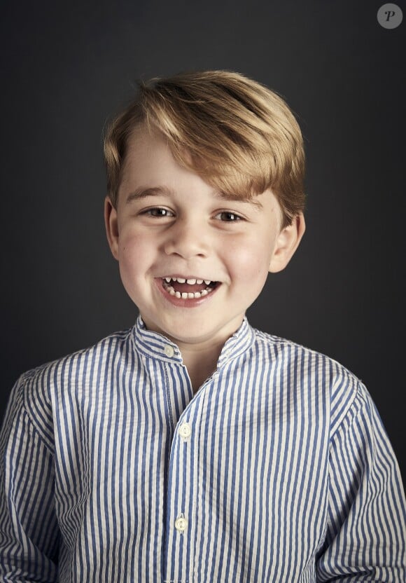 Portrait du prince George de Cambridge réalisé fin juin 2017 et diffusé pour son 4e anniversaire le 22 juillet.