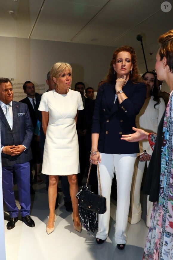 Brigitte Macron découvrant en compagnie de la princesse Lalla Salma du Maroc l'exposition "Face à Picasso" au Musée Mohammed VI d'art moderne et contemporain de Rabat, le 14 juin 2017. © Sébastien Valiela / Bestimage