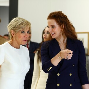 Brigitte Macron découvrant en compagnie de la princesse Lalla Salma du Maroc l'exposition "Face à Picasso" au Musée Mohammed VI d'art moderne et contemporain de Rabat, le 14 juin 2017. © Sébastien Valiela / Bestimage