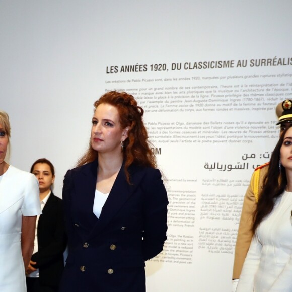 Brigitte Macron découvrant en compagnie de la princesse Lalla Salma du Maroc l'exposition "Face à Picasso" au Musée Mohammed VI d'art moderne et contemporain de Rabat, le 14 juin 2017. © Sébastien Valiela / Bestimage